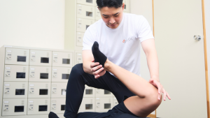 飯田橋のパーソナルジム、ストレッチ風景