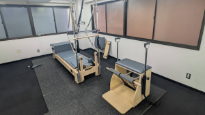 飯田橋にあるパーソナルジム、ピラティスマシンを導入